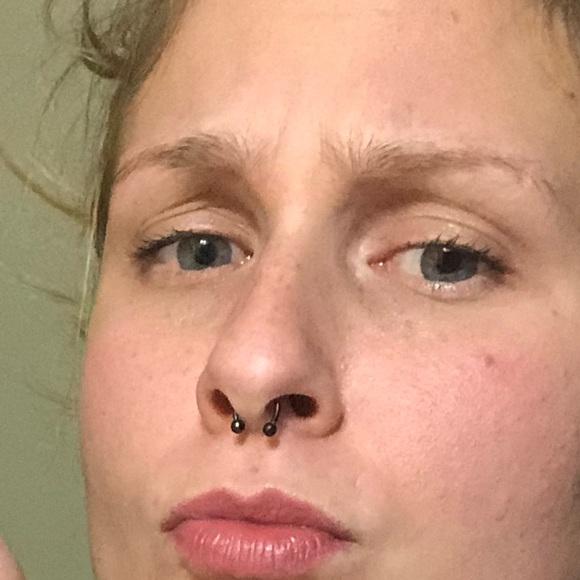 Meet your Posher, Danielle - Picture 1 of 1